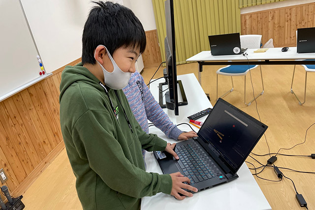 子供向けプログラミング教室アクセルキャンプ